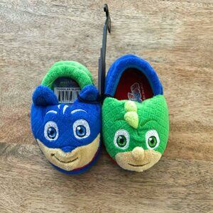 5/$20 NEW 5-6 Boys PJ Masks Plush Slippers-Non Slip